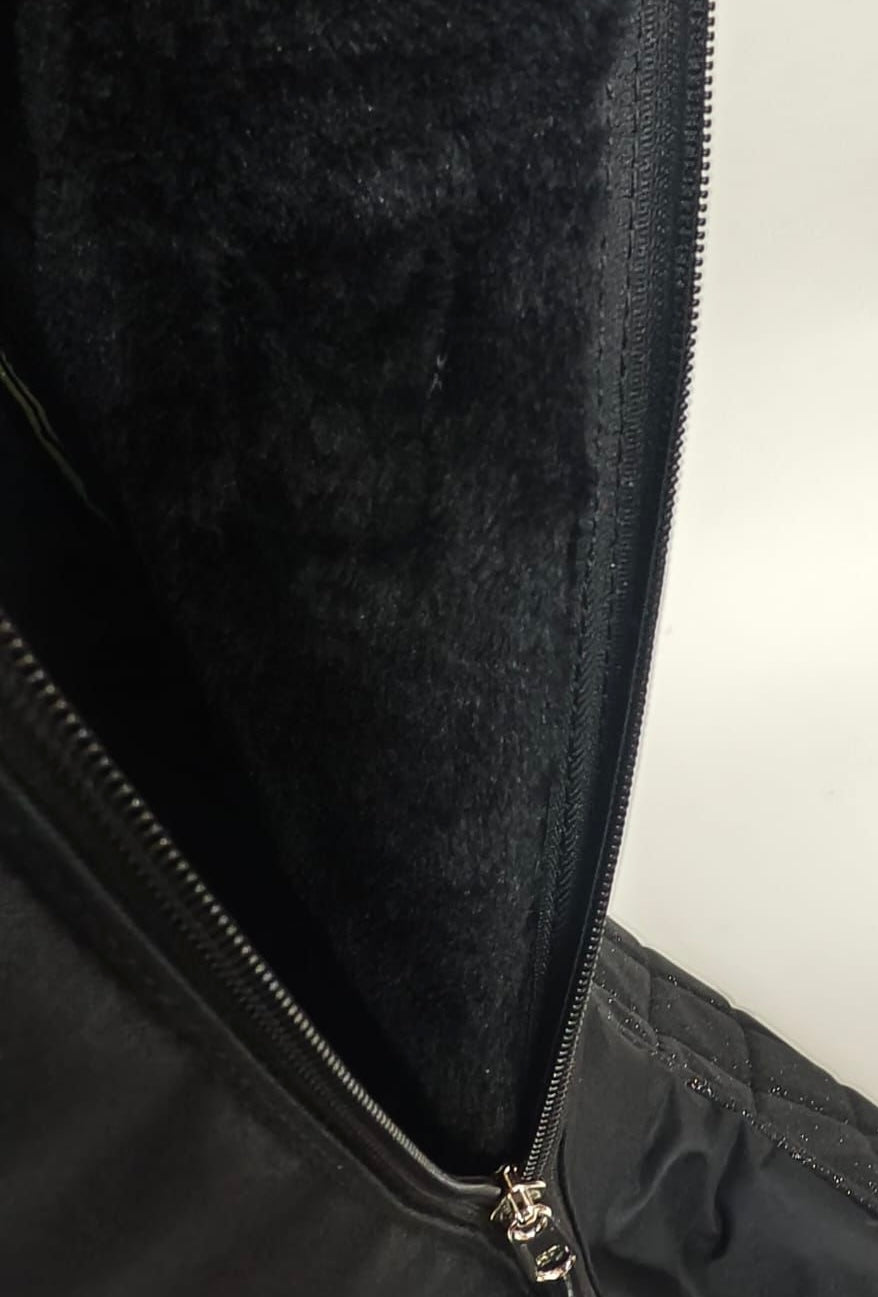 Stiefeltasche mit Kunstfell