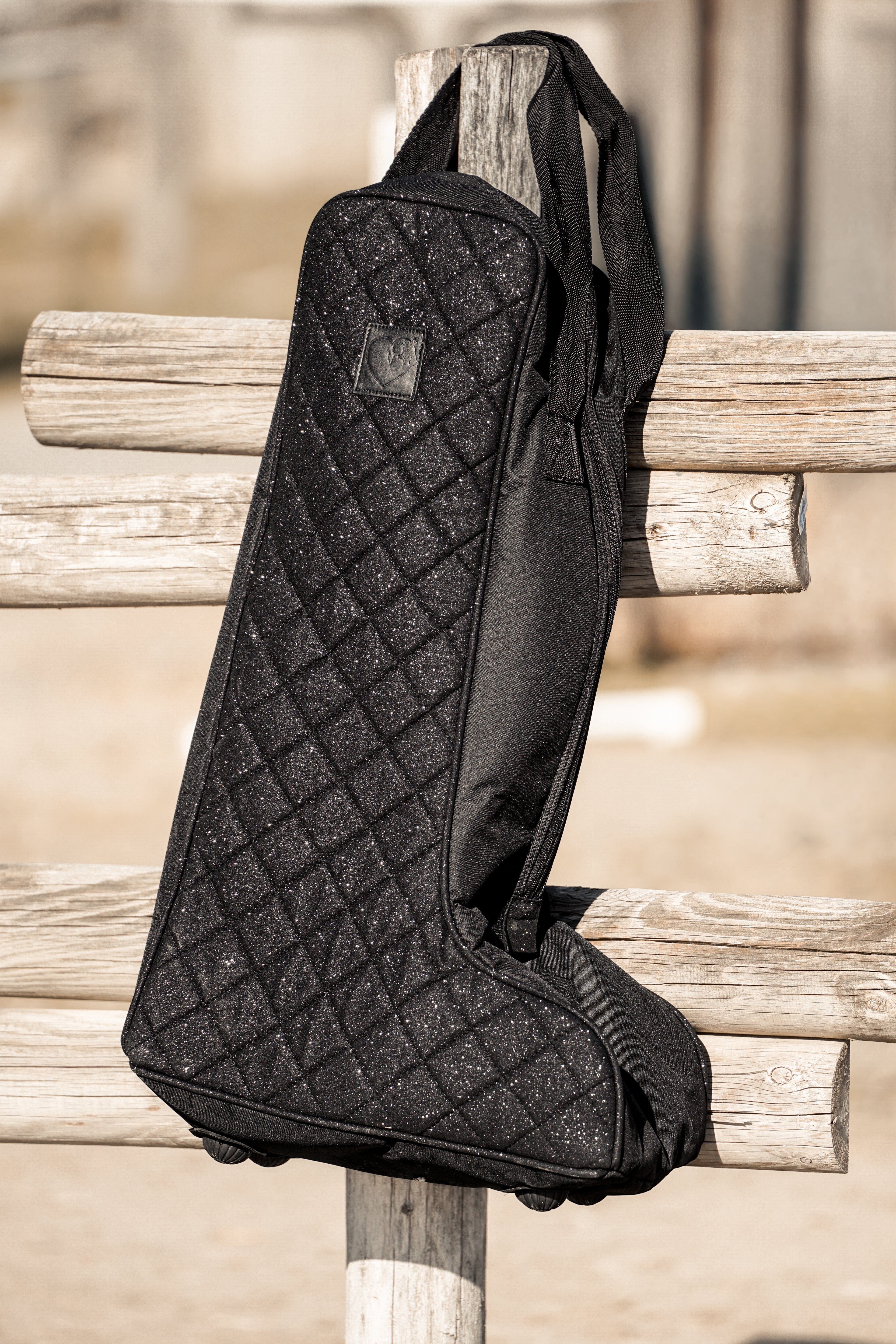 Stiefeltasche mit Kunstfell