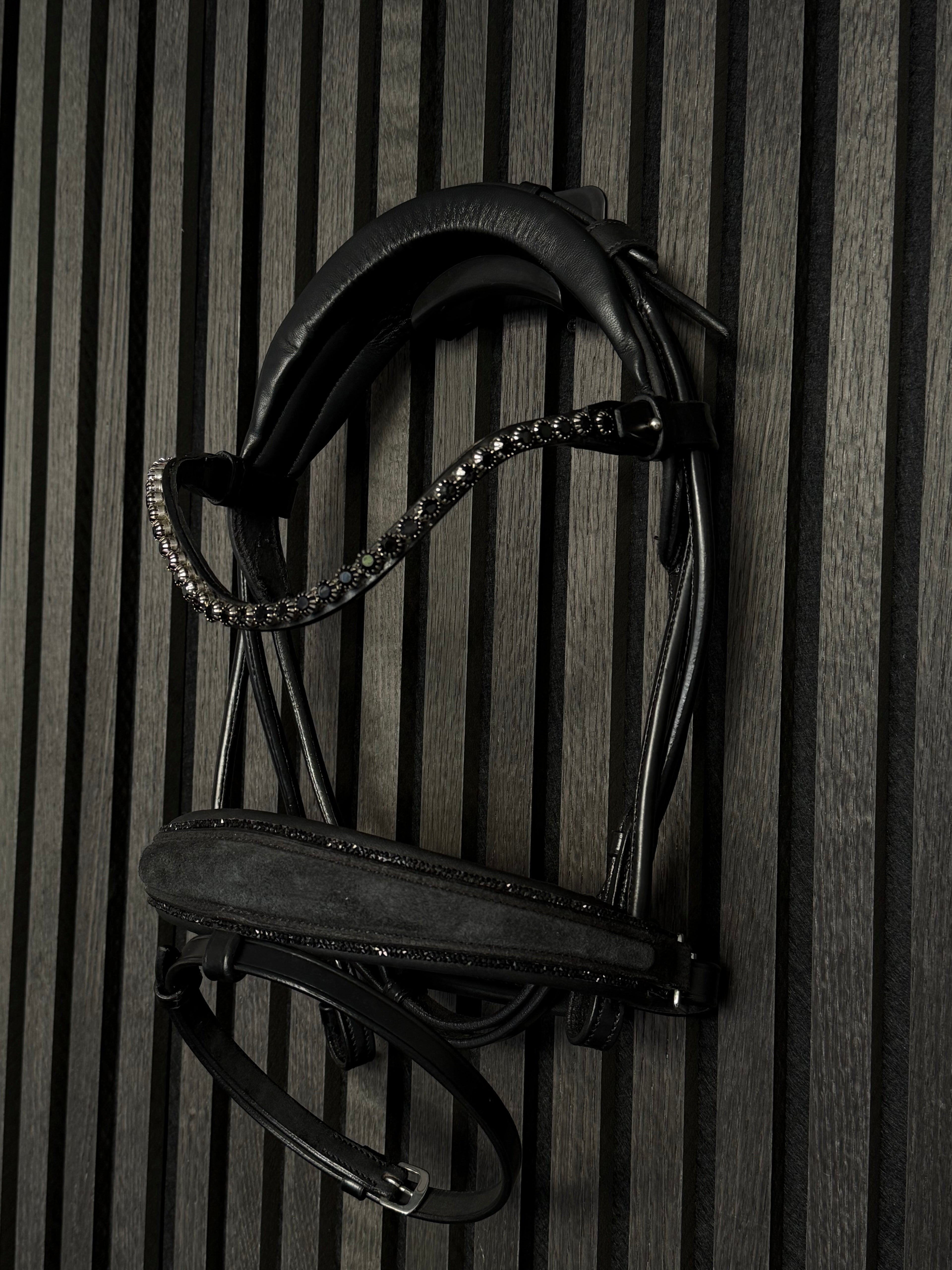 Trense "All Black Suede Magic" | Limited Edition