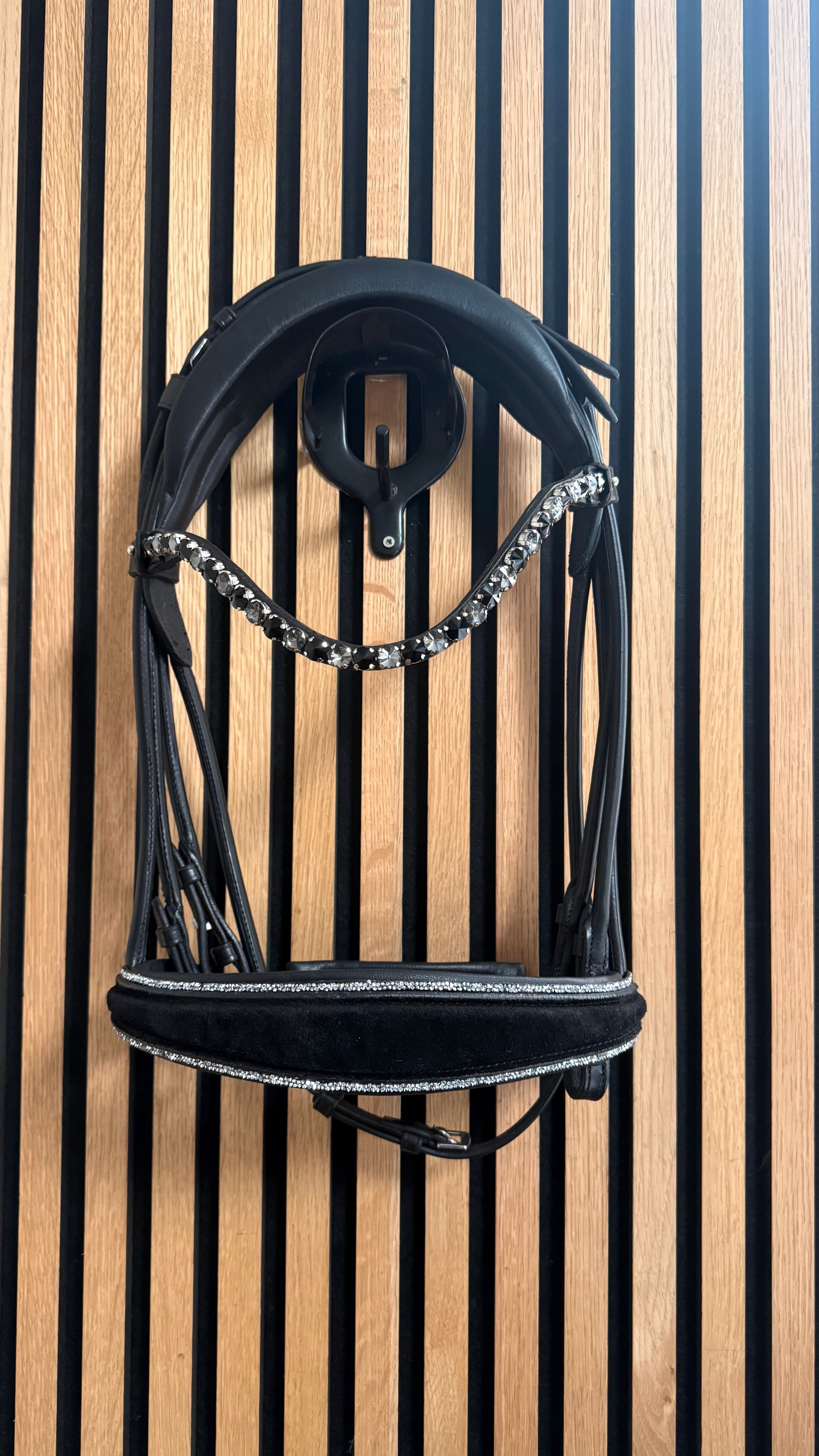 Kandare "Black Suede Magic"
